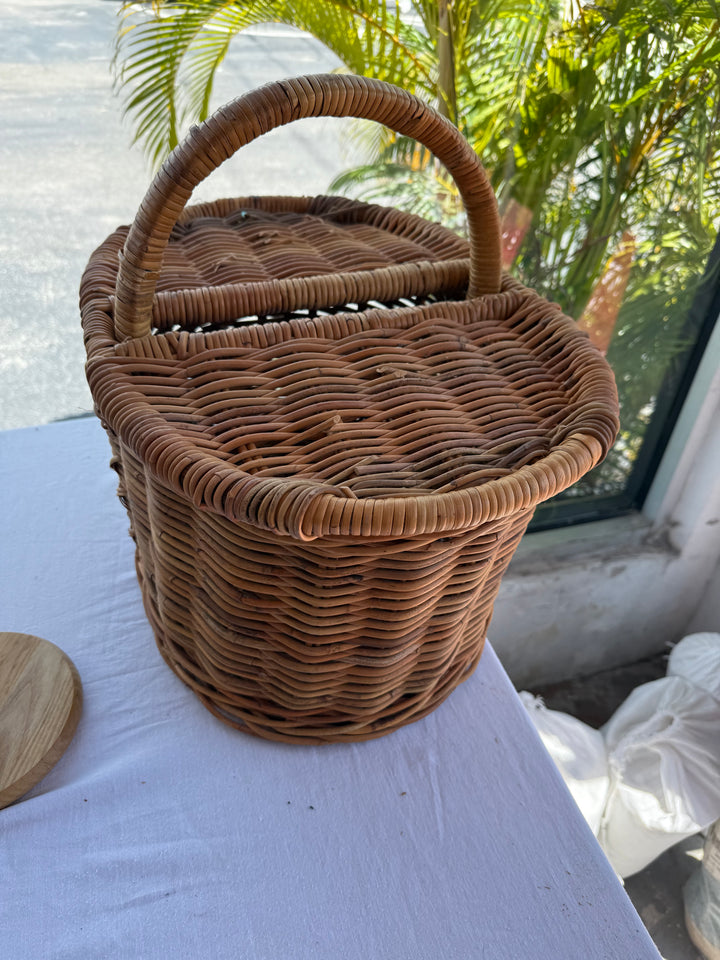 French wicker picnic basket