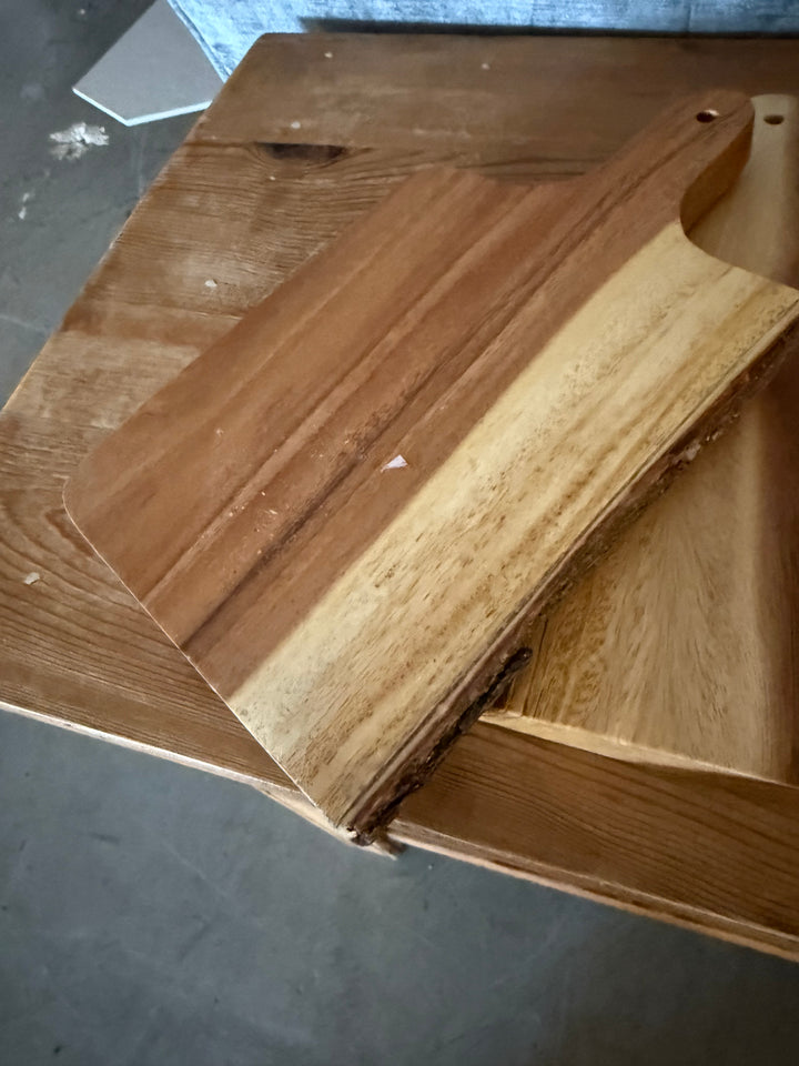 Live edge cutting board