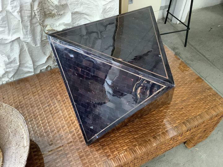 Maitland Smith triangle table