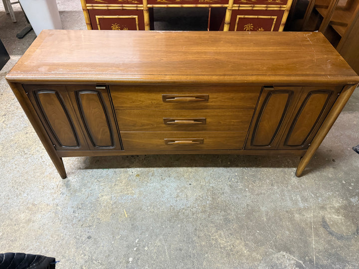 Broyhill Emphasis credenza