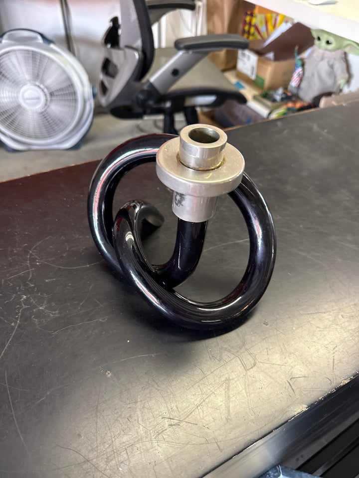 Dorothy Draper Blk pretzel Candle holder