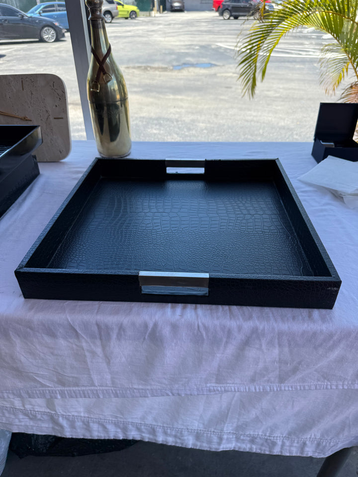 Tray with metal handle