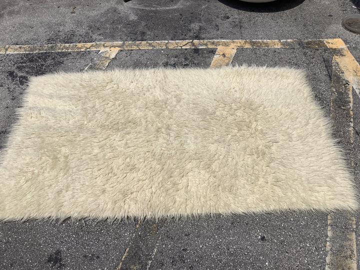 Rya Rug White Large