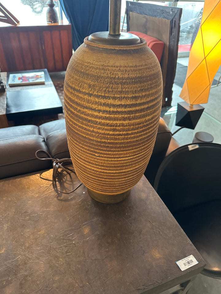 Stripe pottery lamp