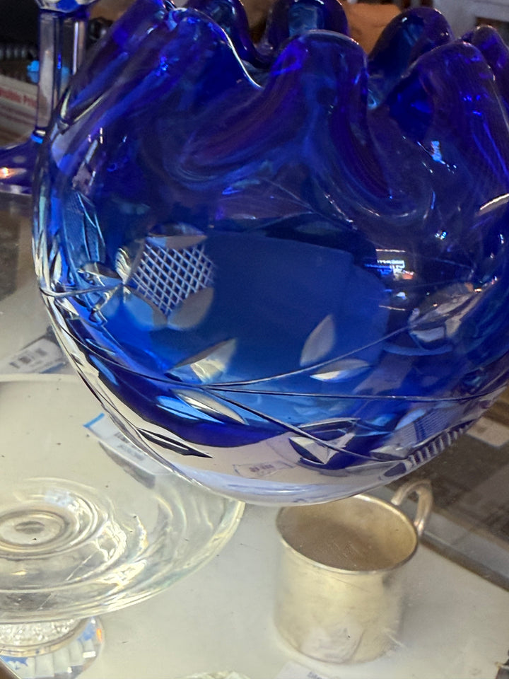 Cobalt leaf pattern vase