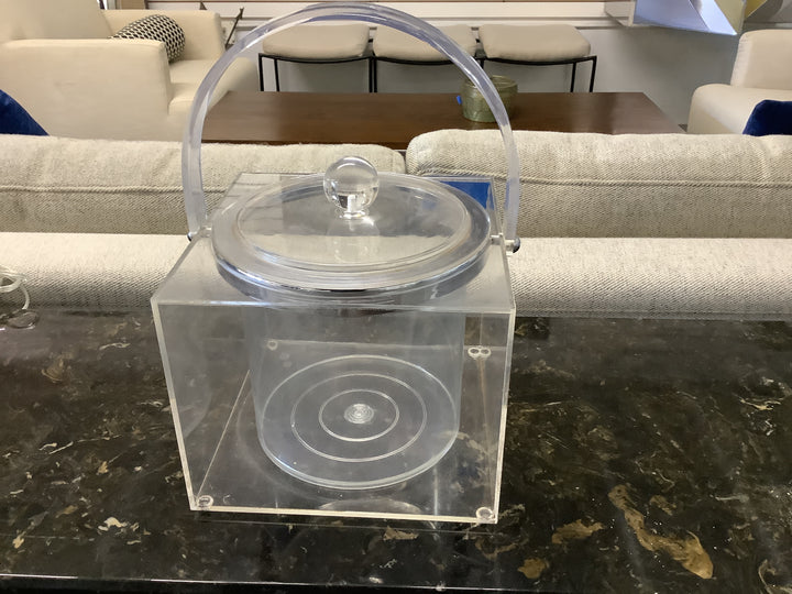 Postmodern ice bucket