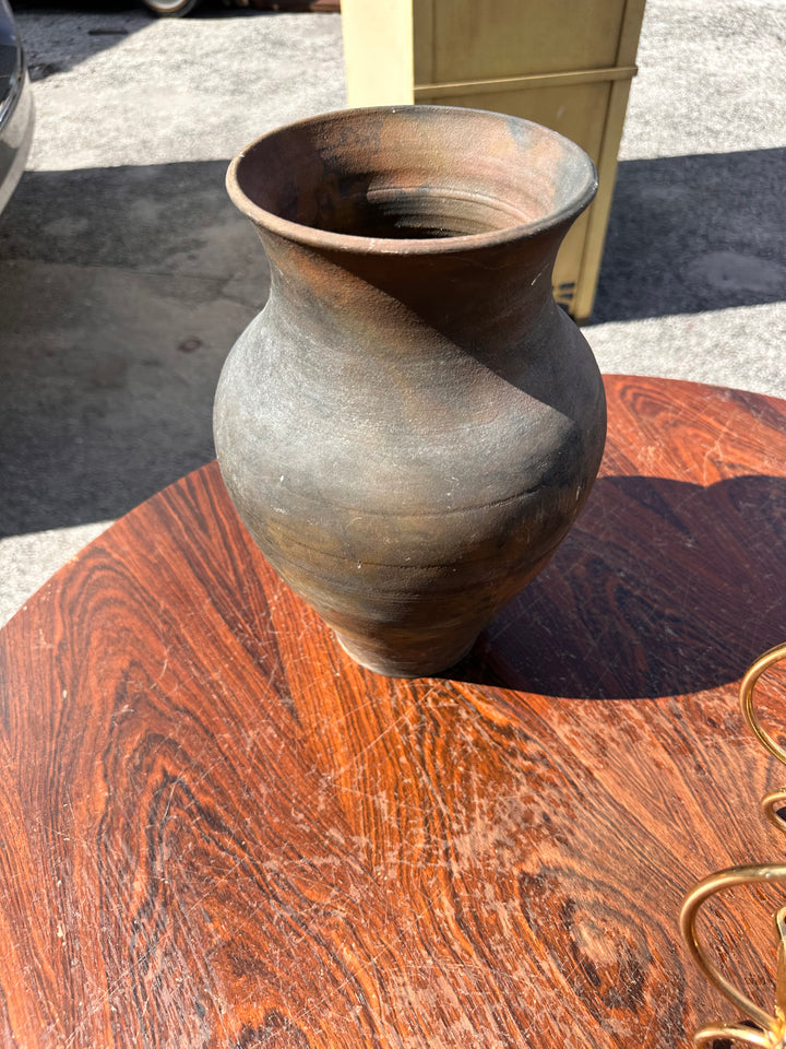 Pottery vase