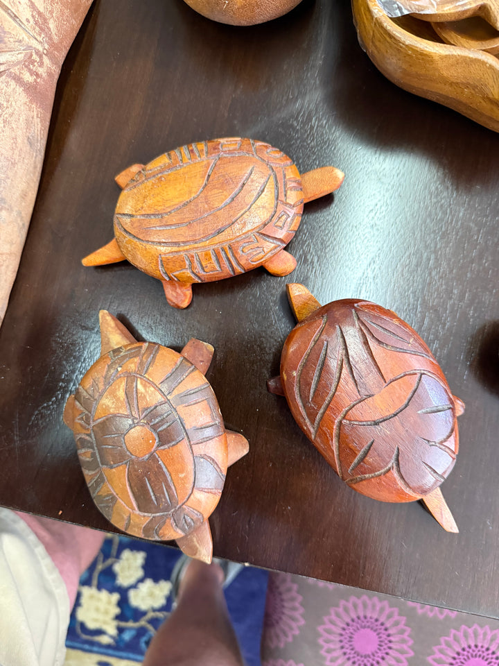 Small carved wood turtle trinkets