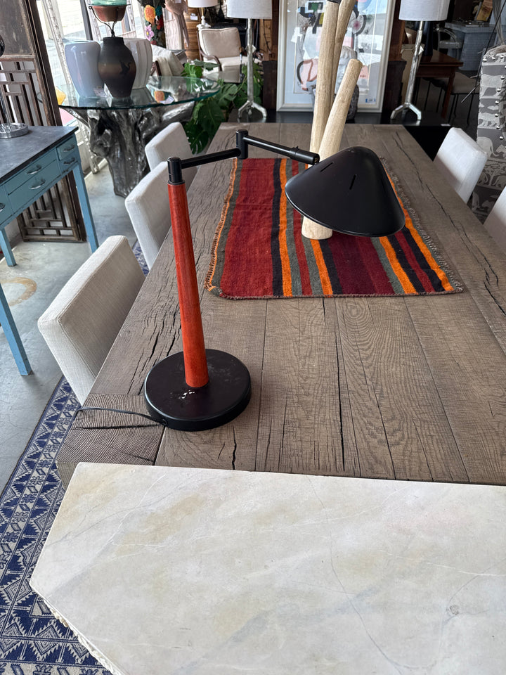 Blk and wood desk lamp