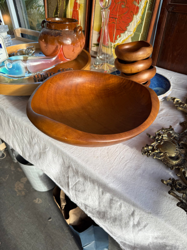 5pc Scalloped Salad bowl with four small bowls