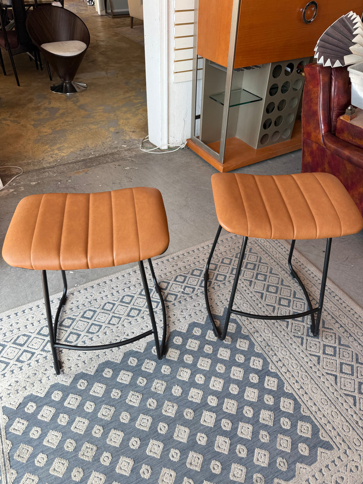 Pr. Vegan counter stools