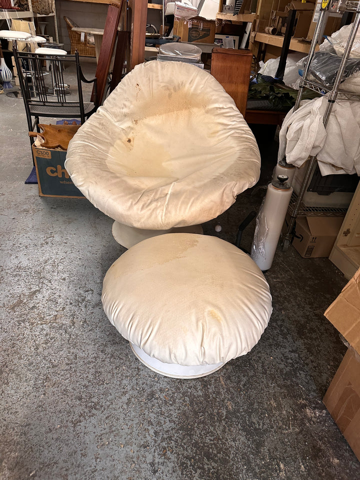 Space age chair and ottoman