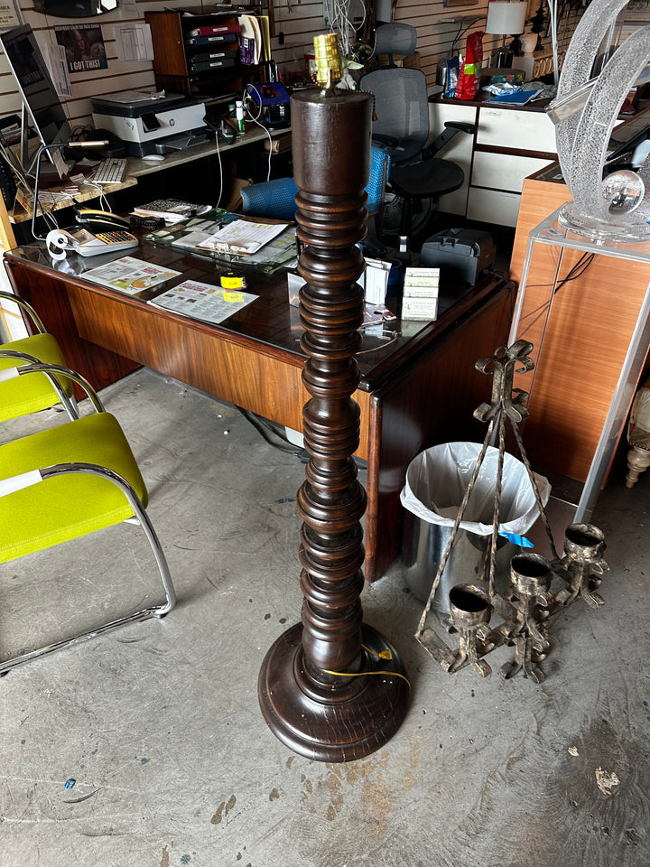 Large spindle floor lamp