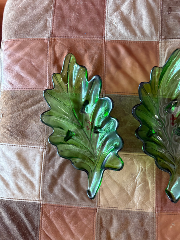 Green leaf glass bowl