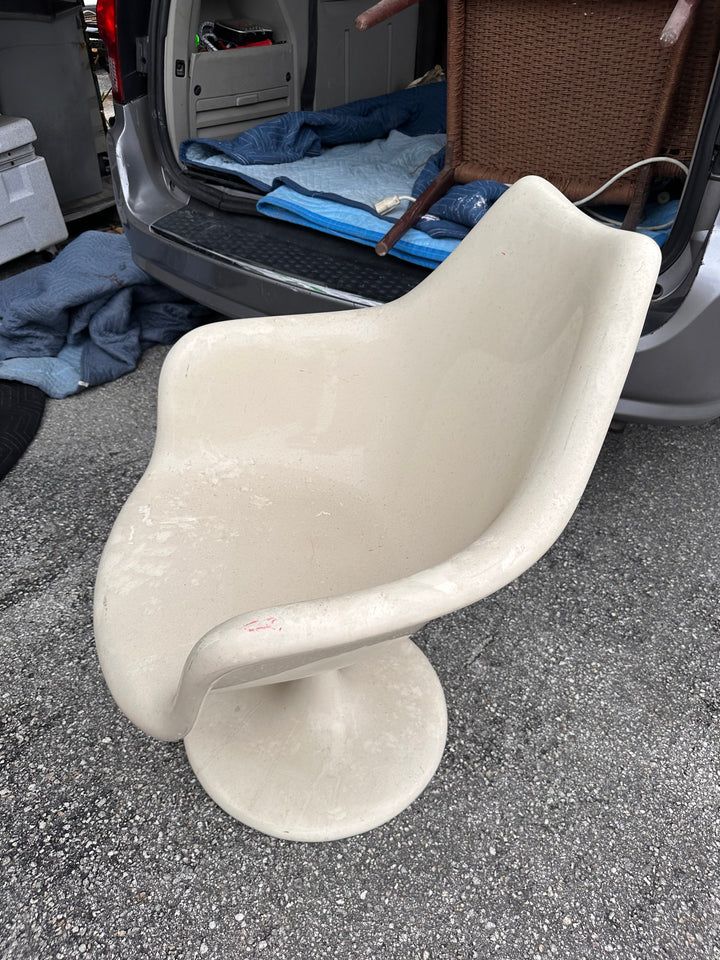 Knoll style swivel chair