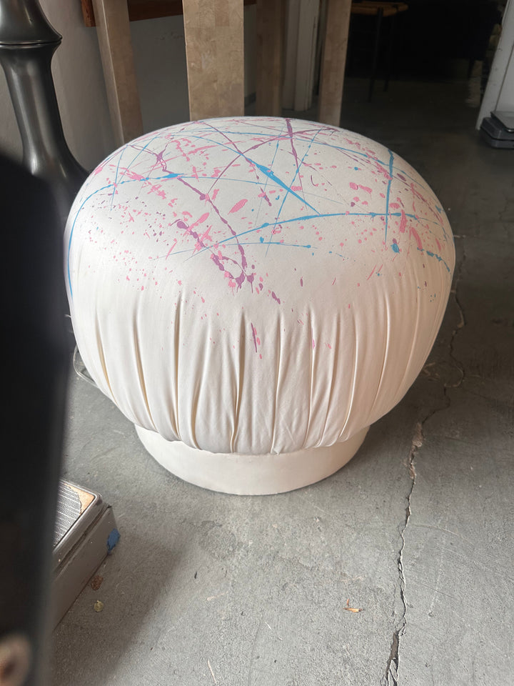 Poof ottoman