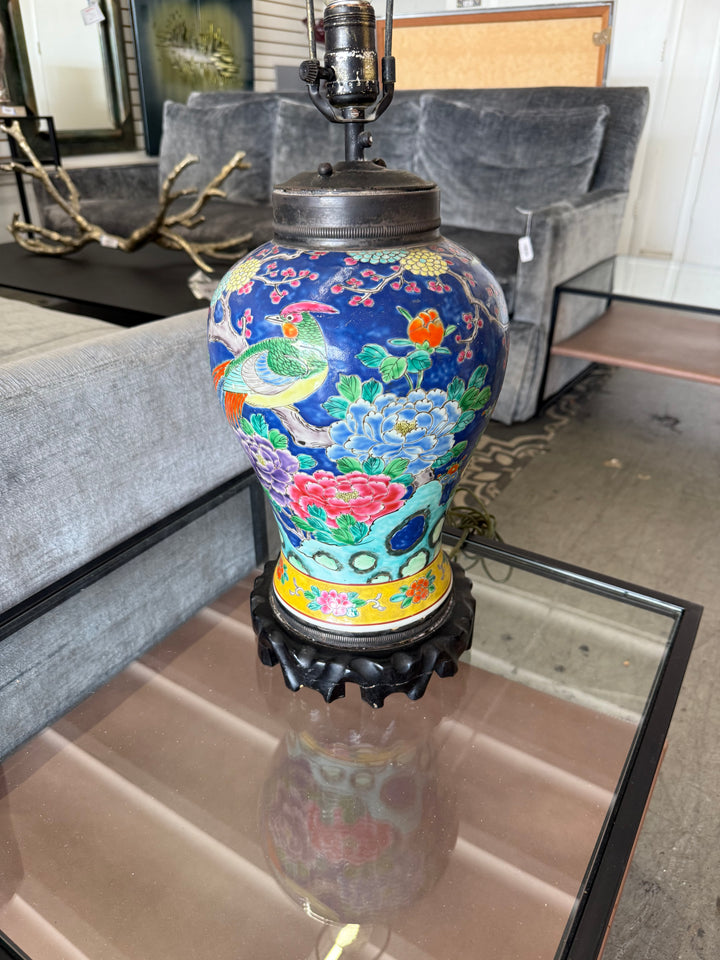 Antique chinoiserie lamp