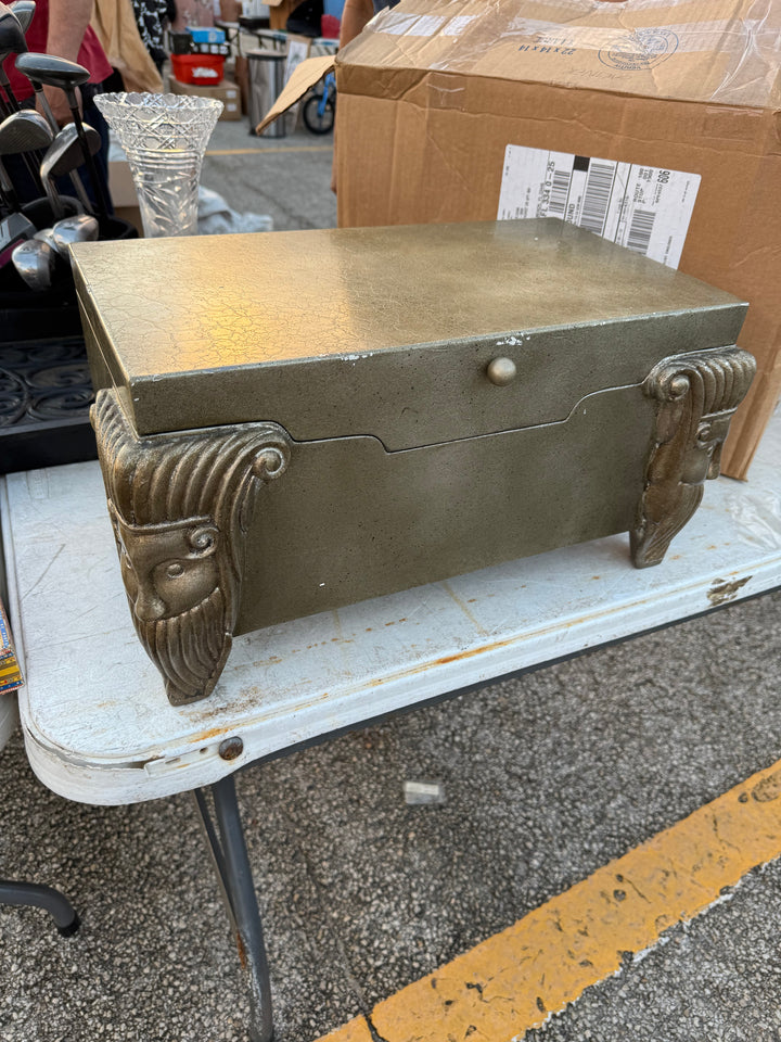 Zeus Art Deco footed small trunk