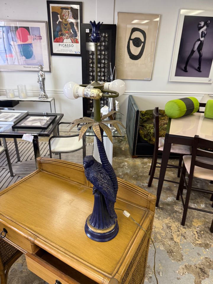 Blue parrot lamp