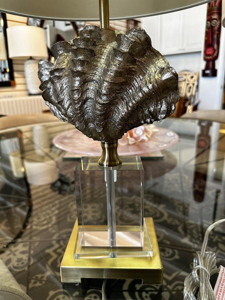 Silver clam lamp