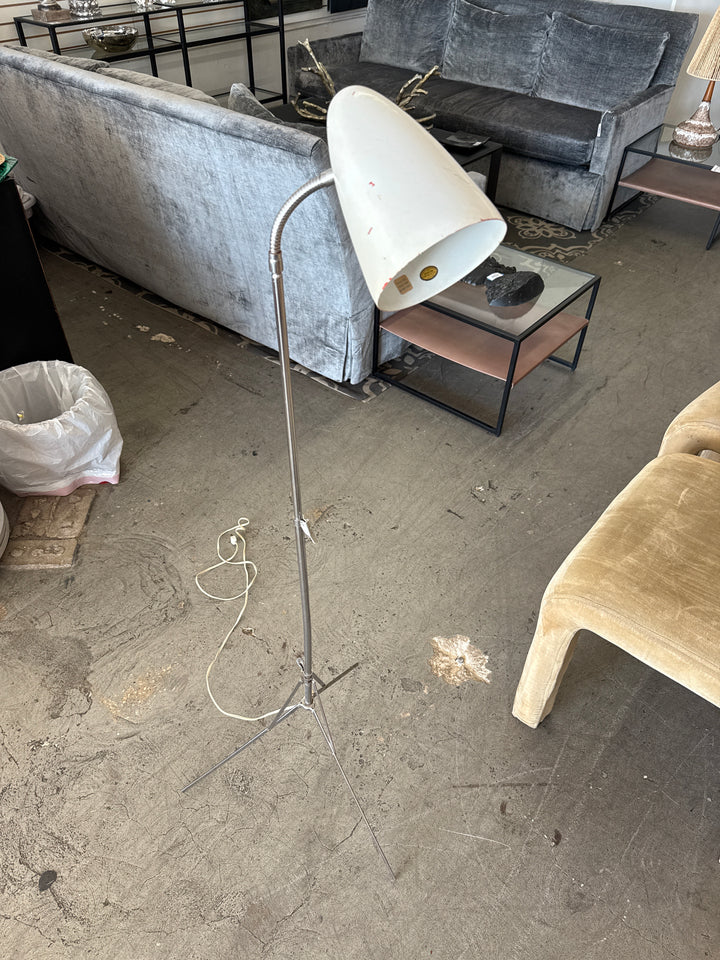Adjustable tripod floor MCM lamp