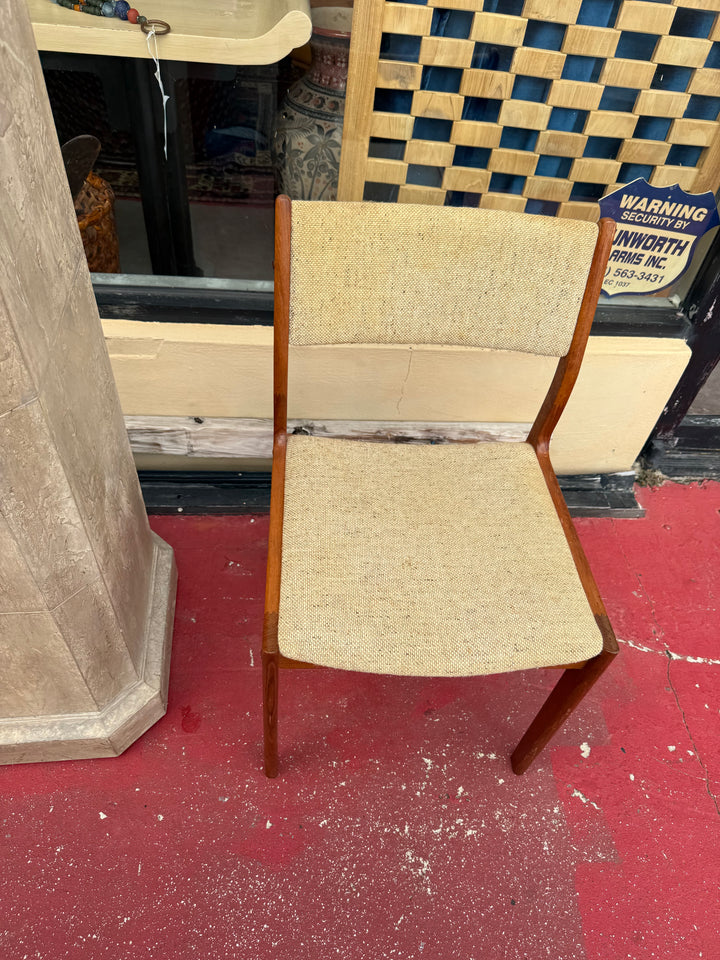 3 available DScan Danish side chairs