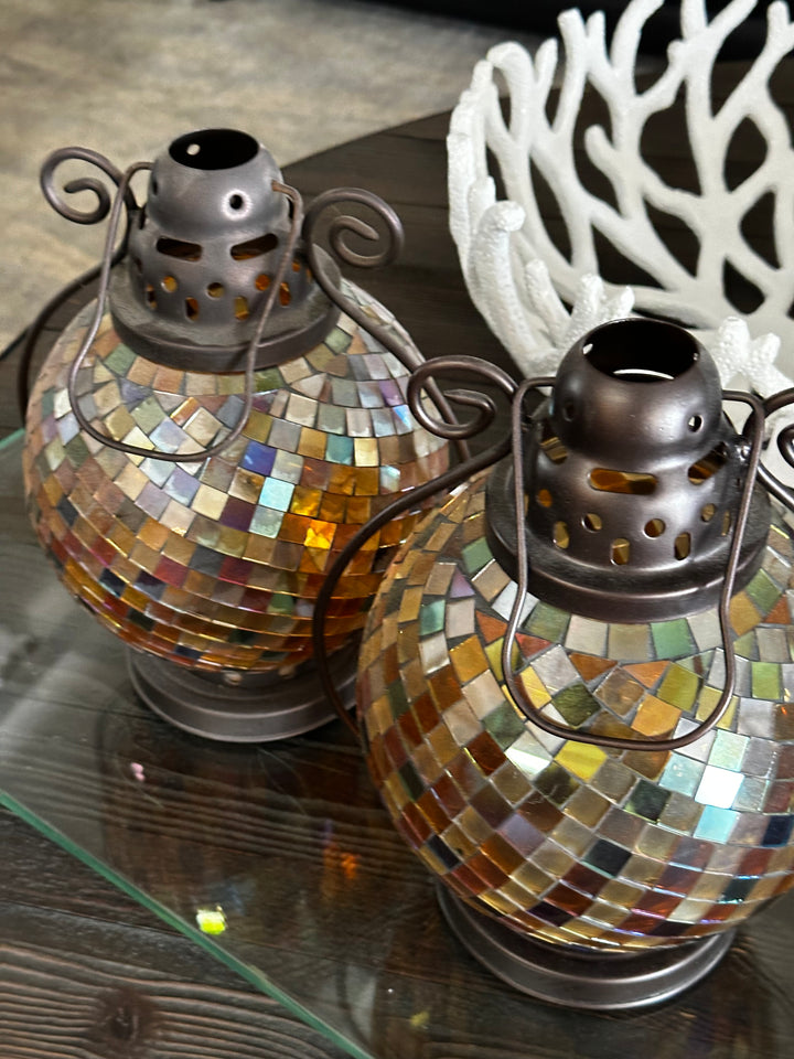 Pr glass lanterns