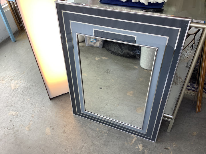 Gray Mirror