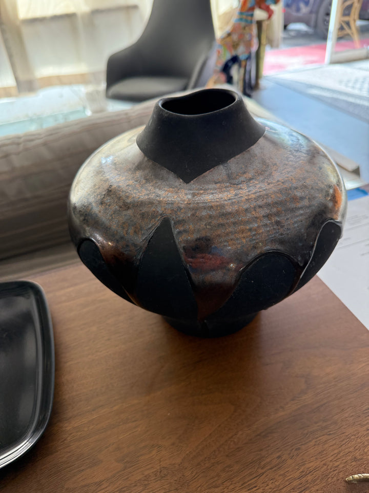 Raku style glazed vase Hagaer