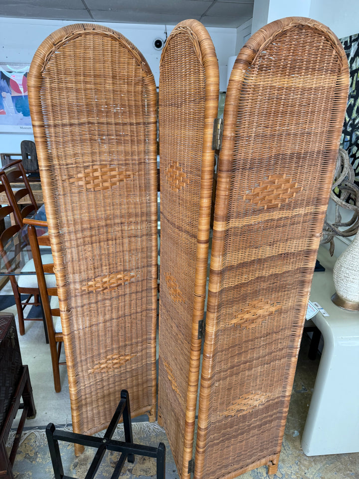 3 panel Arch wicker screen