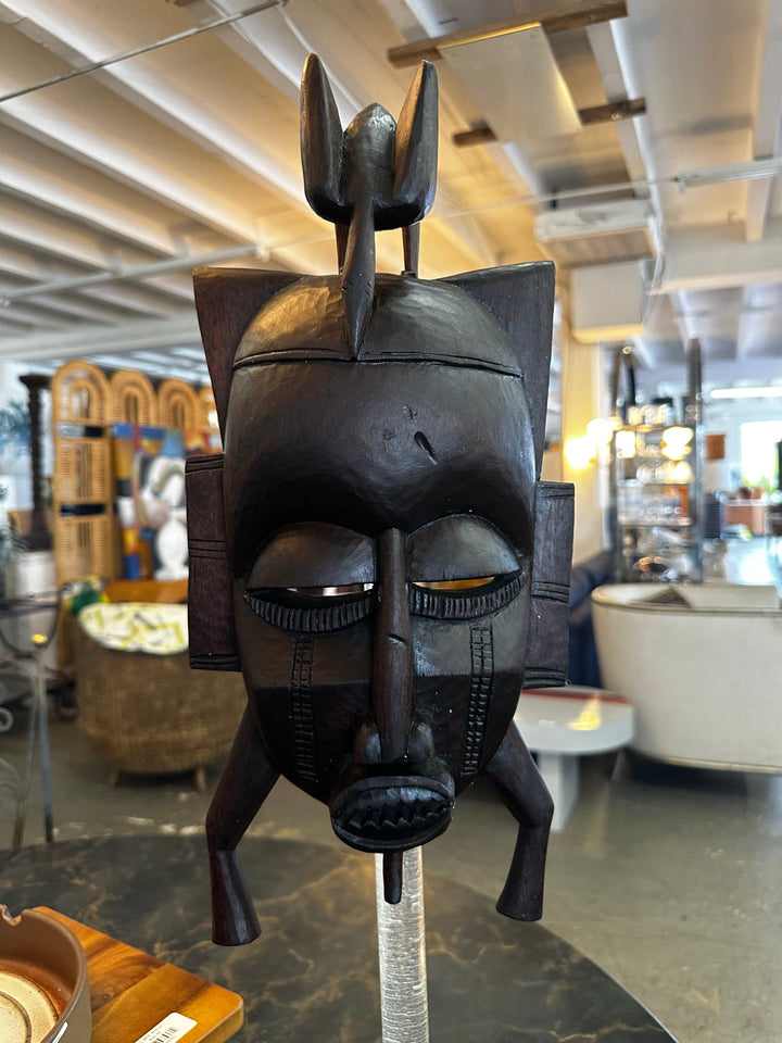 Senufo mask on stand