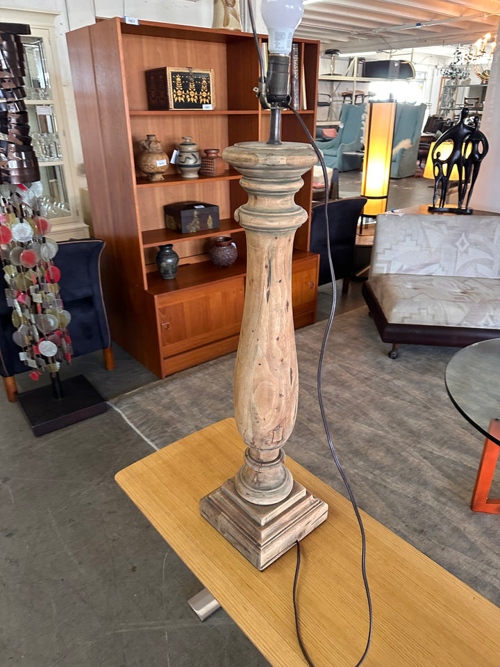 Rustic wood pillar lamp