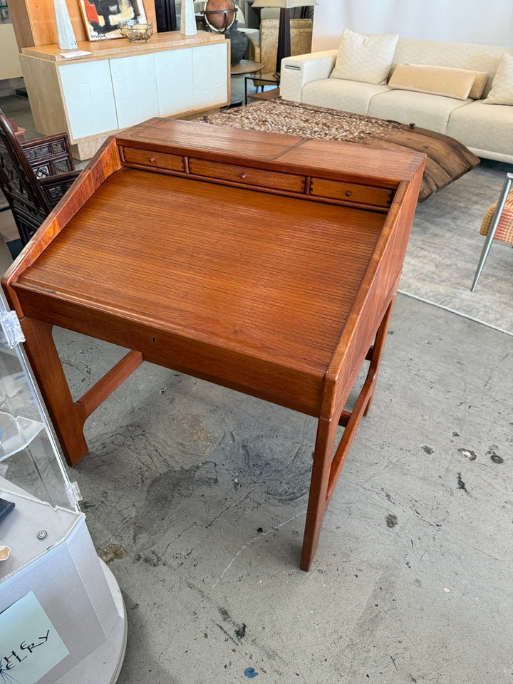 Prince Denmark/Admiral” Free-standing solid teak desk