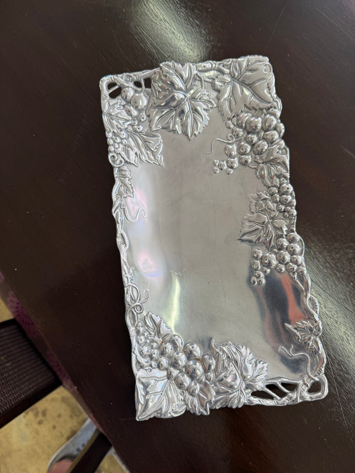 Sm Arthur Court Grape tray