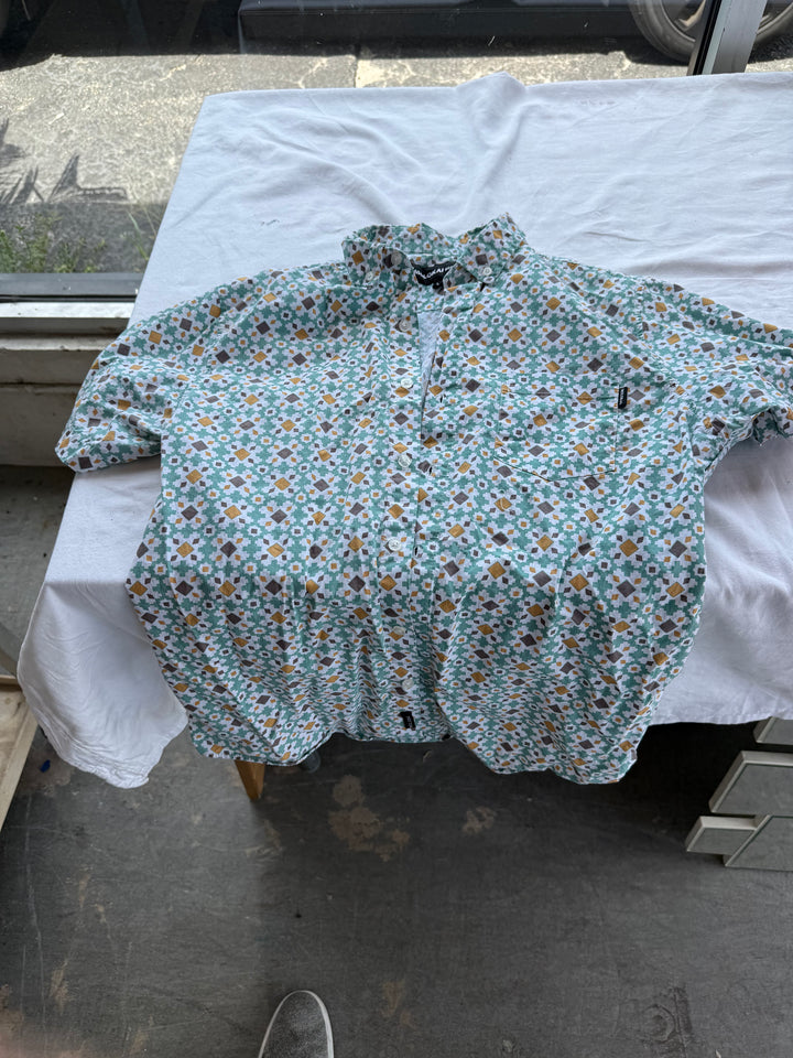 Men’s large short sleeve shirt