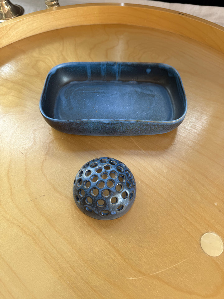 2pc Tray vase with Frog signed