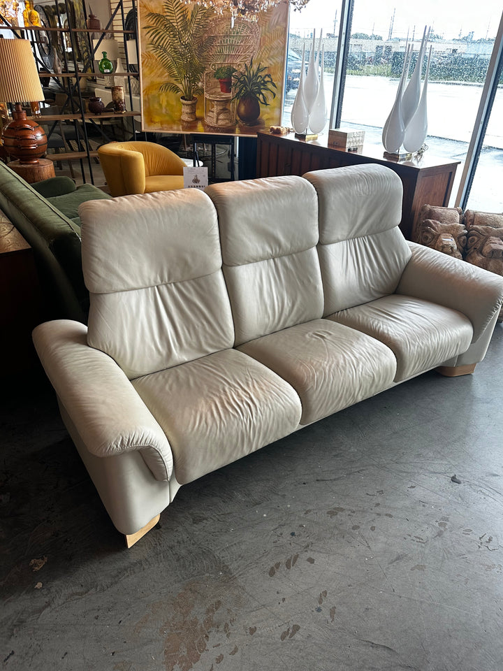 Recliner sofa