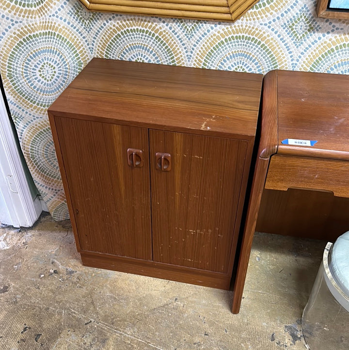 Vintage teak sm cabinet