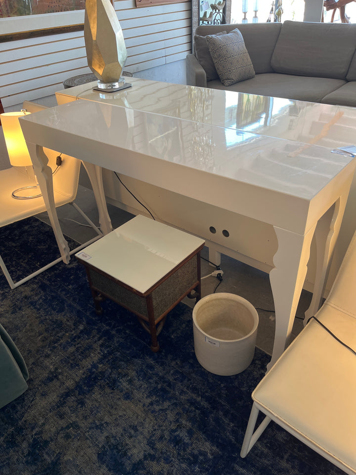 Modern white console