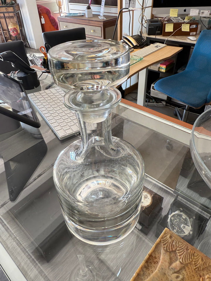 Modern decanter