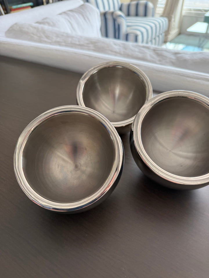 Set/3 slant metal bowls