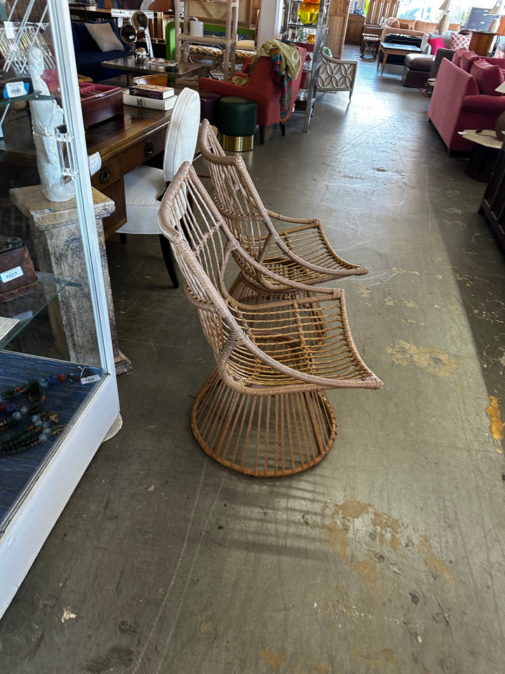 Pr Wicker patio chairs As Is