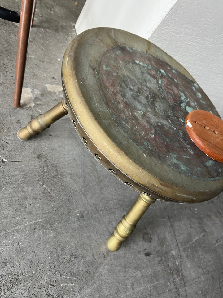 Brass warmer stool
