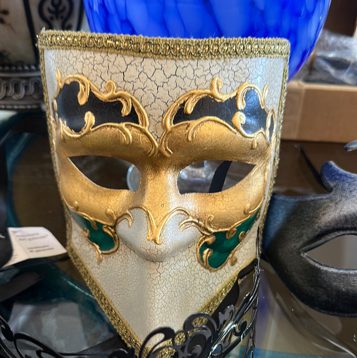 Gold mask