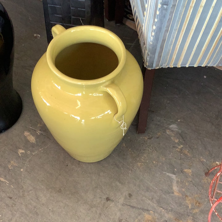 Yellow Pottery
